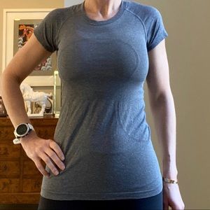 Lululemon Short Sleeve Swiftly Sz 6